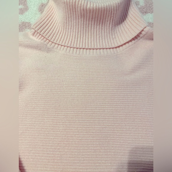 Women’s Oversized Tunic Turtleneck Sweater Size Medium Light Pink - Picture 3 of 7